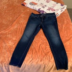 Universal Thread Dark-wash jeans